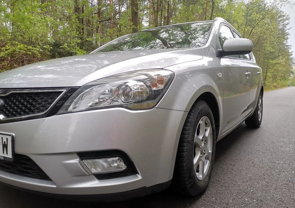 Kia Ceed cena 23500 przebieg: 194000, rok produkcji 2011 z Gorlice małe 436